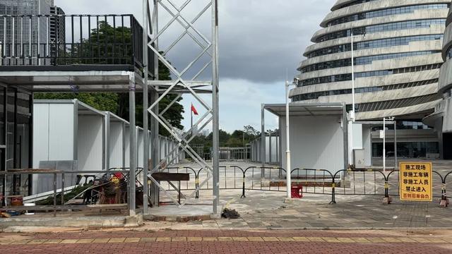 南宁新媒体中心楼下的美食街还做吗?几个月过去了进度有点慢呢!