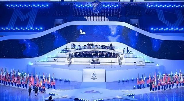 太嚣张！两岸代表团爆发冲突，大陆人员被划伤，官方出手太解气