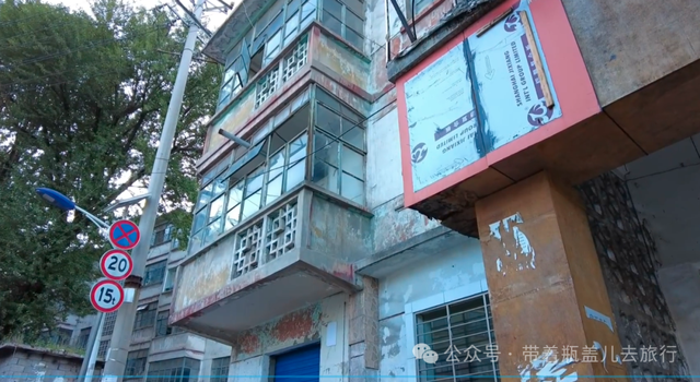 大山中破旧的三线厂，曾是贵州最大水泥厂，居然藏着一条时空隧道