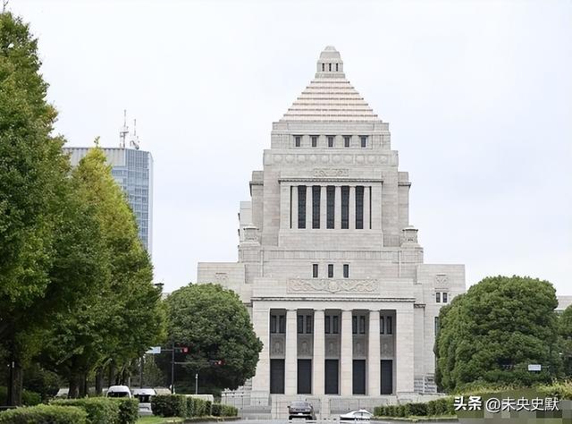 日本政坛巨震！166票封喉，公明党倒戈	，高市时代终结，中方回应