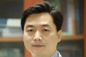 长治市第二人民医院—中国医学科学院肿瘤医院胸外科邵康教授坐诊并挂牌成立“邵康教授名医工作室”图片