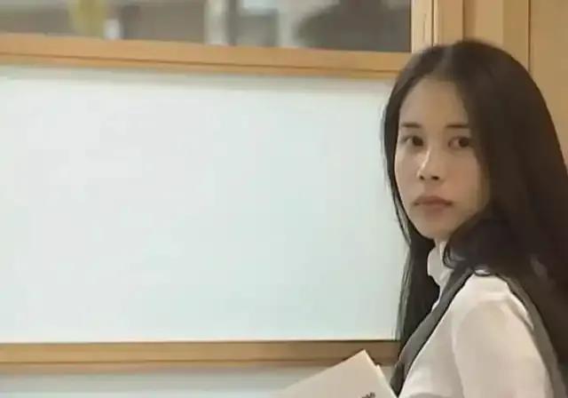 莫文蔚，以前觉得她长相很一般，如今越看越好看