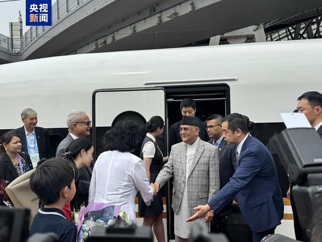 解放军抵达尼泊尔，尼方：生死存亡！若没中国，我们就是下个锡金