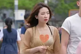 哪来的妖风？从“姨妈裙”到“矮人裤”，越来越看不懂的裙子裤子图片
