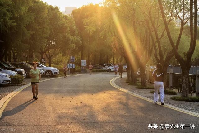 明日立秋，提醒大家：无论多忙，1不睡、2不吹、3不出、4不贴！