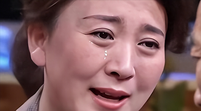 闫学晶事件再升级！官媒下场发文锐评	，言辞犀利，句句直戳她心窝