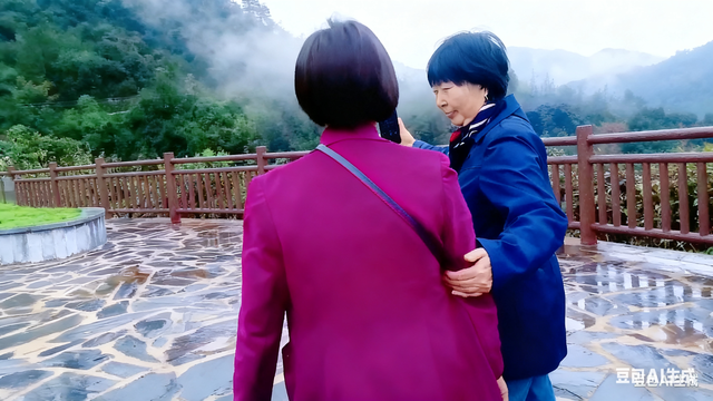 后族大家庭喜乐行！添金孙+逛名山，双重欢喜太治愈～