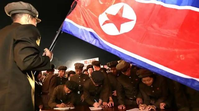 美国现在为何不敢招惹朝鲜？因为朝鲜做了3件事，让美国吃了大亏