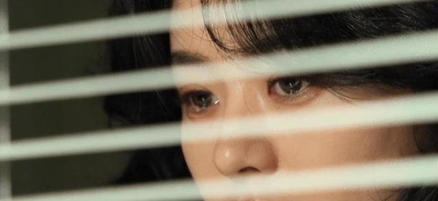 离婚四年，47岁冯绍峰再次官宣喜讯，成为赵丽颖高攀不起的存在！