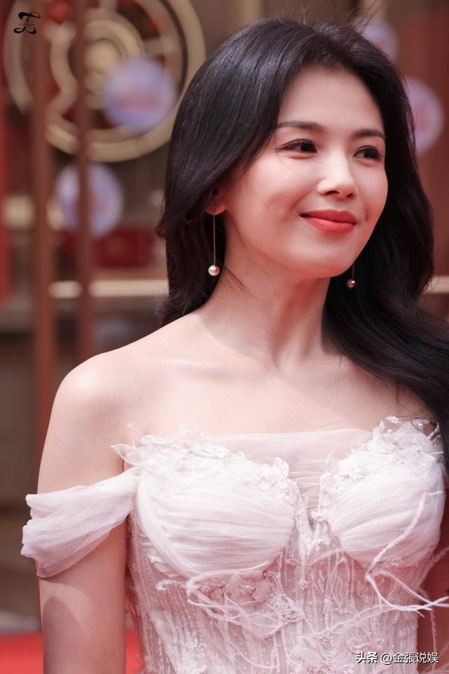 钱再多有什么用！47岁的刘涛自曝身体出状况，终是步上何炅的老路