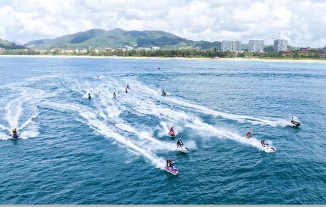 喜报！万宁日月湾滨海沿线入选全国首批高质量户外运动目的地建设名单