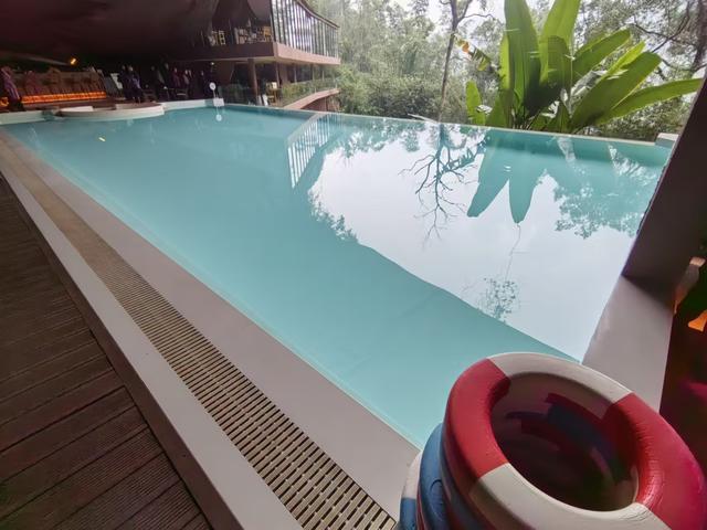 悦·遵义│颠覆想象！赤水丹霞深处，这家洞穴酒店太酷了！