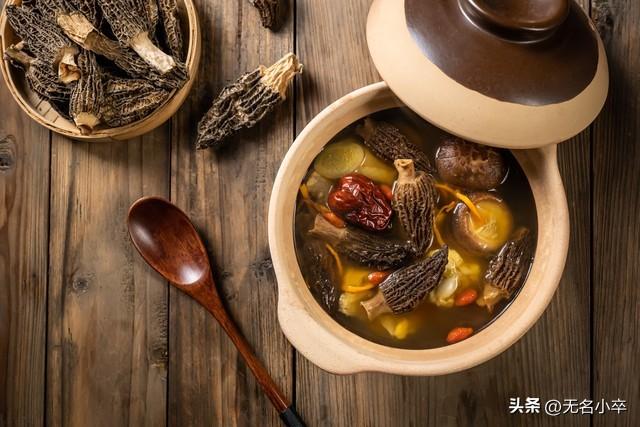 西双版纳和北海都去旅居过，实话实说，两者对比，我更喜欢北海