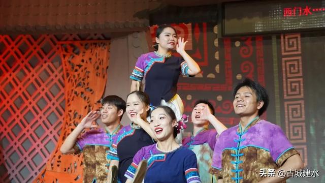 移动的星级酒店 邂逅千年古城！“熊猫专列”再度驶入建水