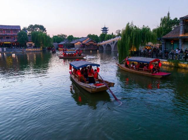用中国传统色打开台儿庄古城的秋天