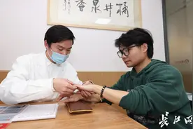 行走的青春 | 武汉城市职业学院周宸宇：在湖北，融合、创新深植于城市DNA中图片