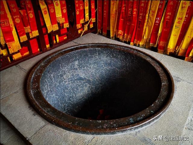 中国有一古庙，庙不大，却有武警全天站岗，究竟有何过人之处？