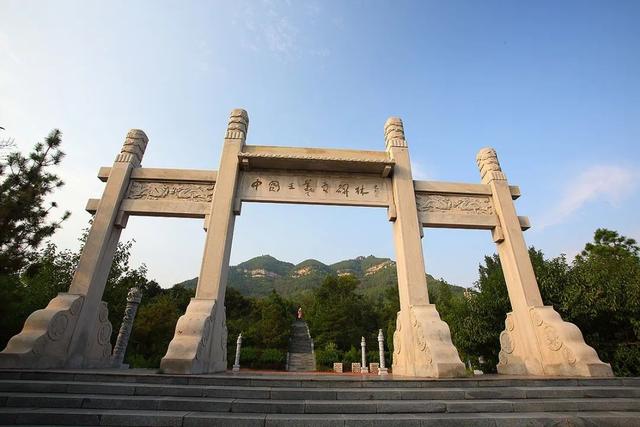 待济南天朗气清，来一场自驾山、村、溪、湖之旅散散心吧！