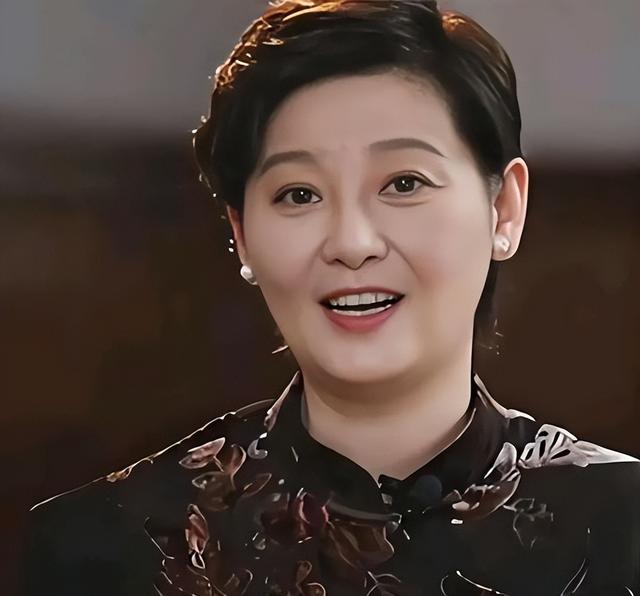 演都不演了！58岁徐帆刚回应完离婚的传闻，恶心的一幕就出现了