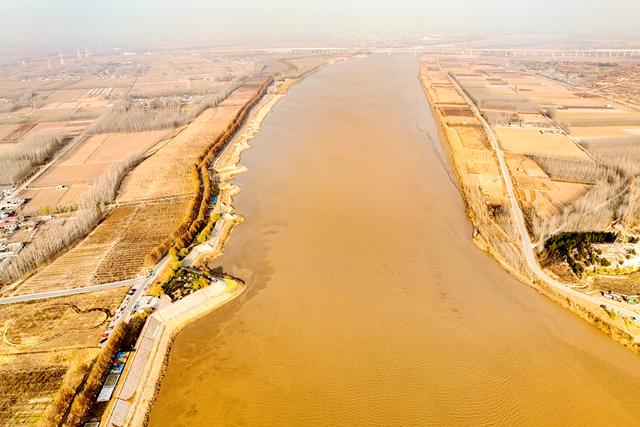 新聊新景丨黄河艾山卡口“窄”出圈