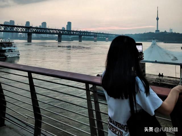 你是自己的诗和远方