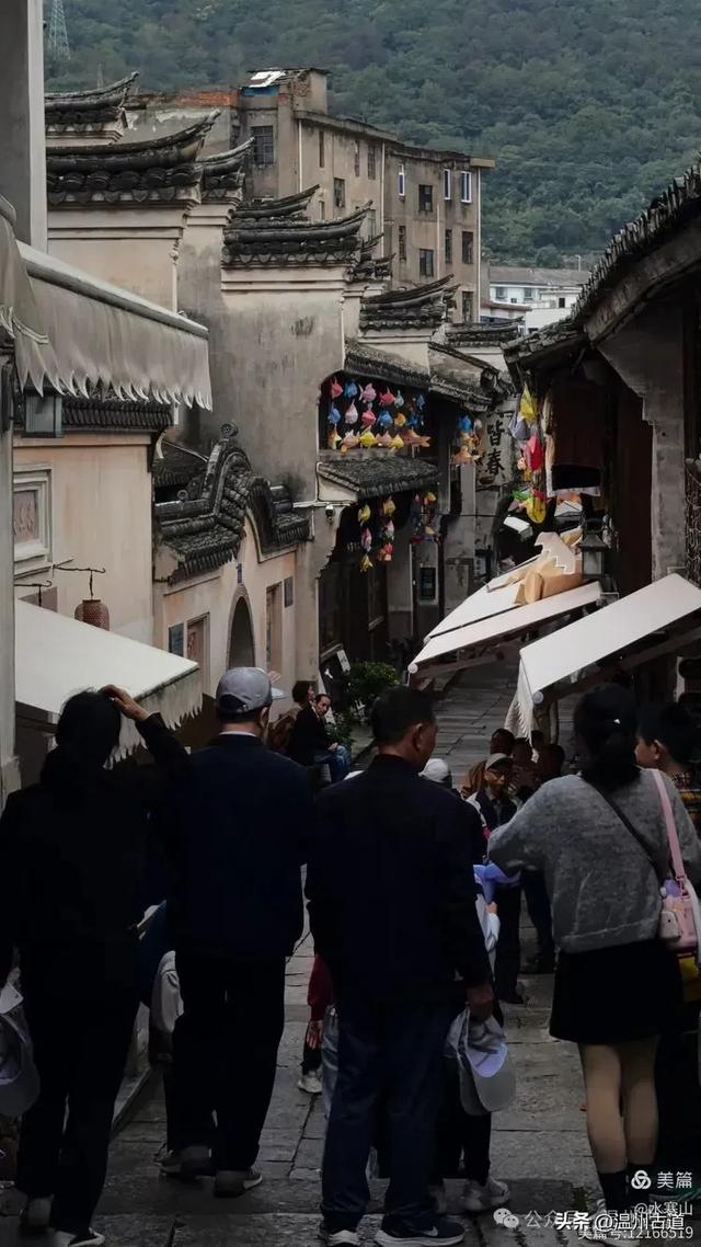 一座古城的光阴故事：600年未散的渔火，藏着最鲜活的人间烟火！