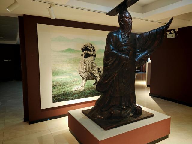 帝王之乡，眼镜之城，当年解放上海也从这里启程