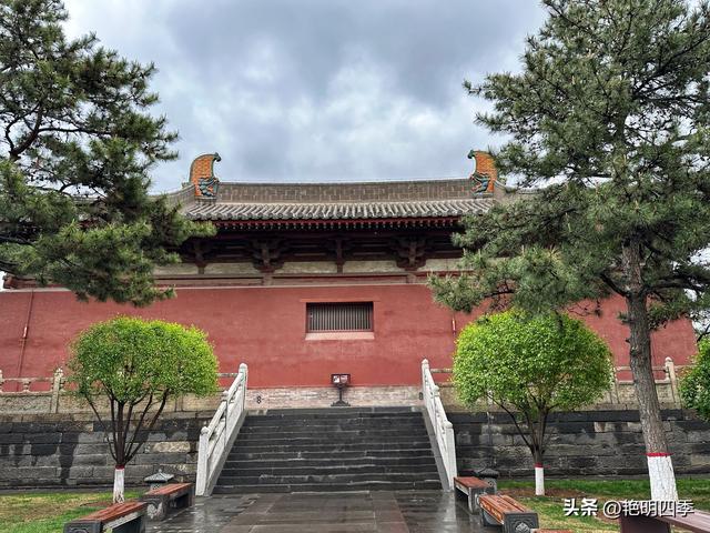 华严寺：“八大辽构”之七，拥有最美辽塑菩萨和最美古代书橱