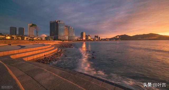 话青岛：海滨城市的美，不需刻意邂逅，面朝大海，转角皆是风景