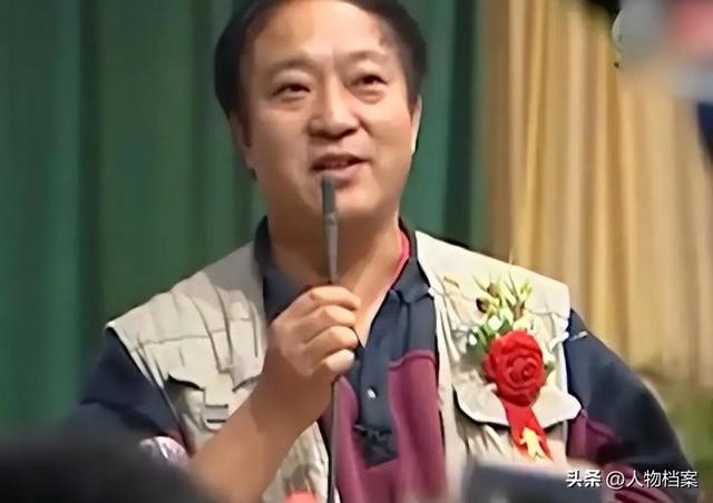 冯巩也没想到，家产尽失的牛群，如今终于找到了晚年的“依靠”