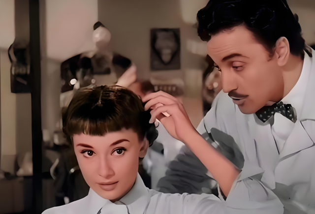 经典浪漫爱情电影《罗马假日》，情侣一起观看，体验当初的纯爱