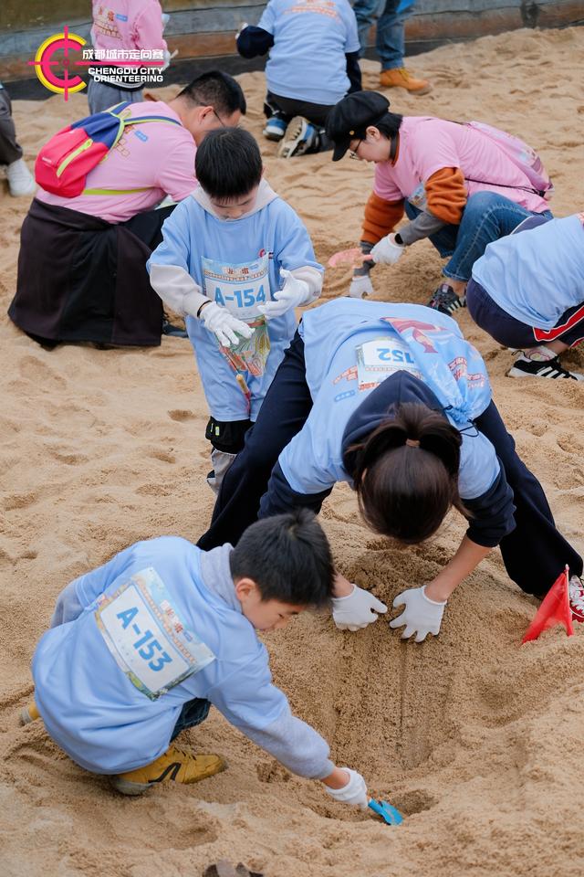 2025成都城市定向赛走进宝墩遗址 开启跨越四千年的“穿越”之旅