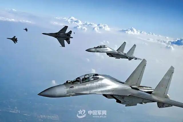 突发！台岛周边发生激烈对峙，24小时内67舰机包围，台当局乱了套