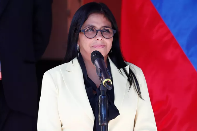 转向了？特朗普主动还油轮	，白宫释放俄公民，美国第一次做出妥协