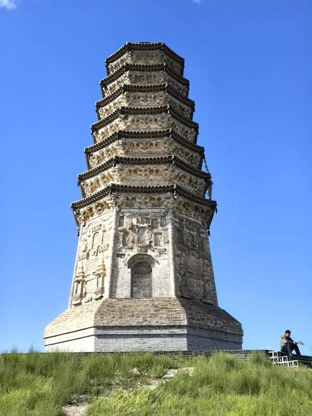 从辽阳到巴林左旗到宁城，既是一次地域旅行，也是一次历史回望