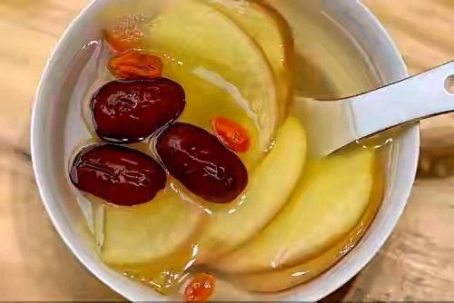 蒸苹果和煮苹果，一个补一个泄，吃对是宝	，吃错伤身