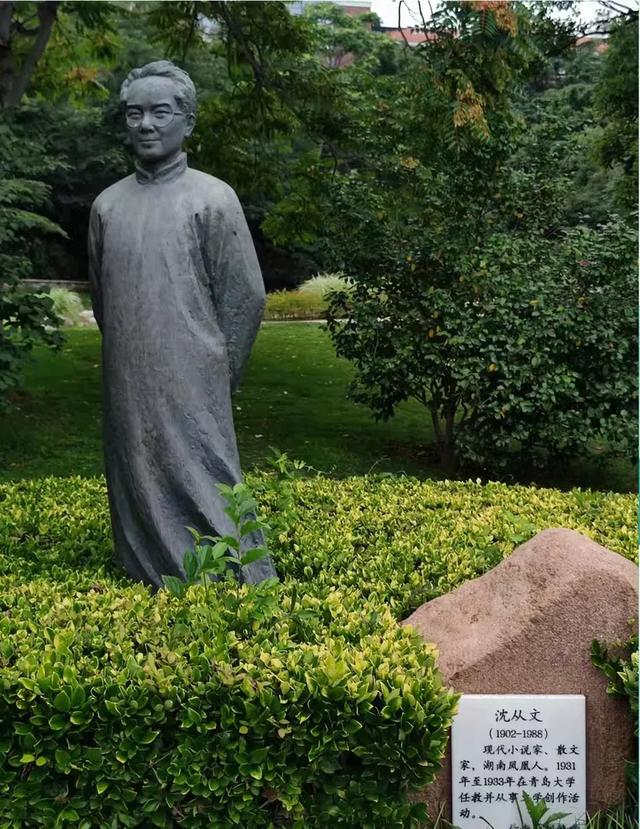 五彩斑斓营造出如梦如幻的古典意境