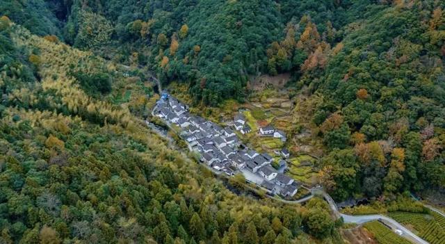 皖美秋日｜【石台深秋】一半是晒秋烟火，一半是山水诗意