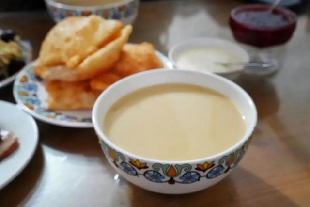 坐着火车游新疆，你愿意去看可可托海牧羊人吗？