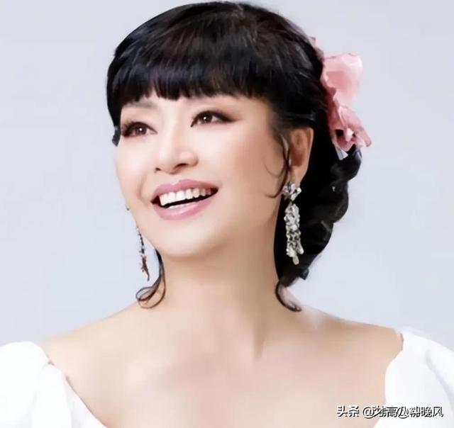 国家一级演员 女高音歌唱家 殷秀