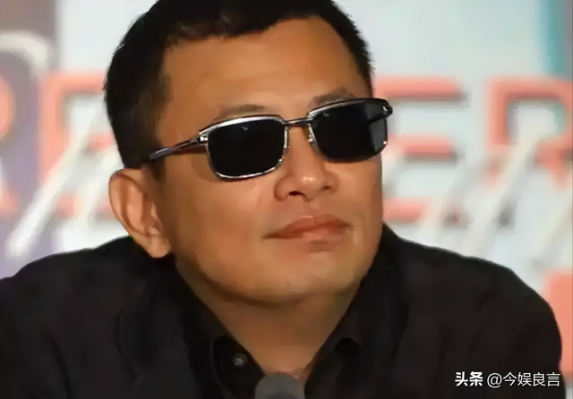 陪玩陪睡仅冰山一角！集体开嫖、舔手指、互撕，"圈中内幕"太荒唐