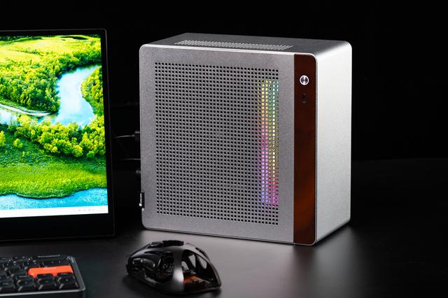 英特尔酷睿Ultra5 230F+铭瑄挑战者H810ITX+乔思伯NV10装机分享！