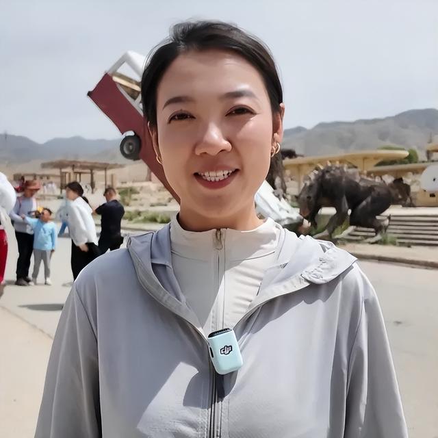 阿克塞县博罗转井影视基地迎旅游高峰 甘青大环线热度持续攀升