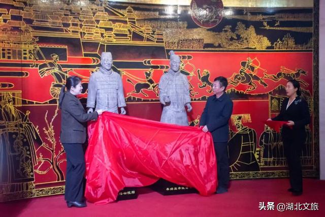 湖北云梦隆重举办简牍文化系列展暨研究成果发布活动 睡虎地秦简出土五十周年纪念大会拉开序幕