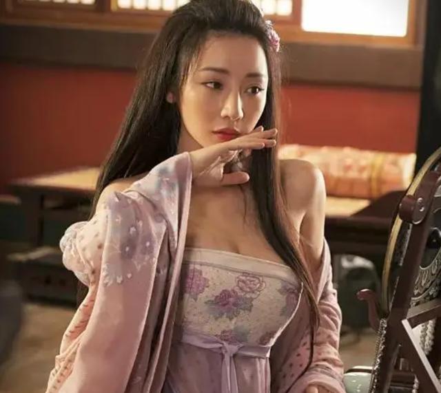 4位因丰满出名的女星，用丰盈体态演绎风华，美得人沉醉各有千秋