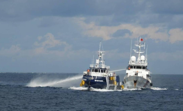 自己人被困72小时，菲方不闻不问，中国海军出手，打了马科斯的脸