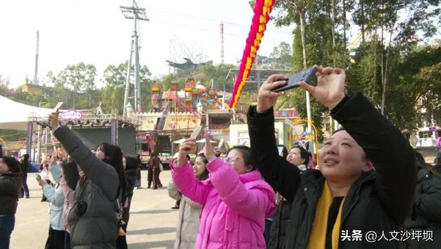 “停在八楼的2路汽车”，刀郎的歌词成真了？