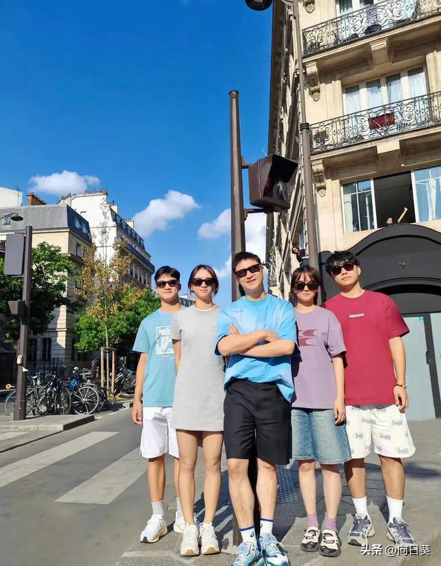 田亮儿女都这么大了！全家共用一张脸，不仅颜值爆表 海拔也杠杠的