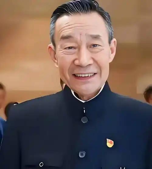 “后坐力	”太大！闫学晶又被爆出猛料	，她和儿子已经一个也跑不了