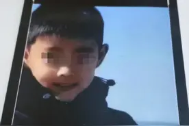 威海5岁男童被生母及男友打死案今日开庭图片